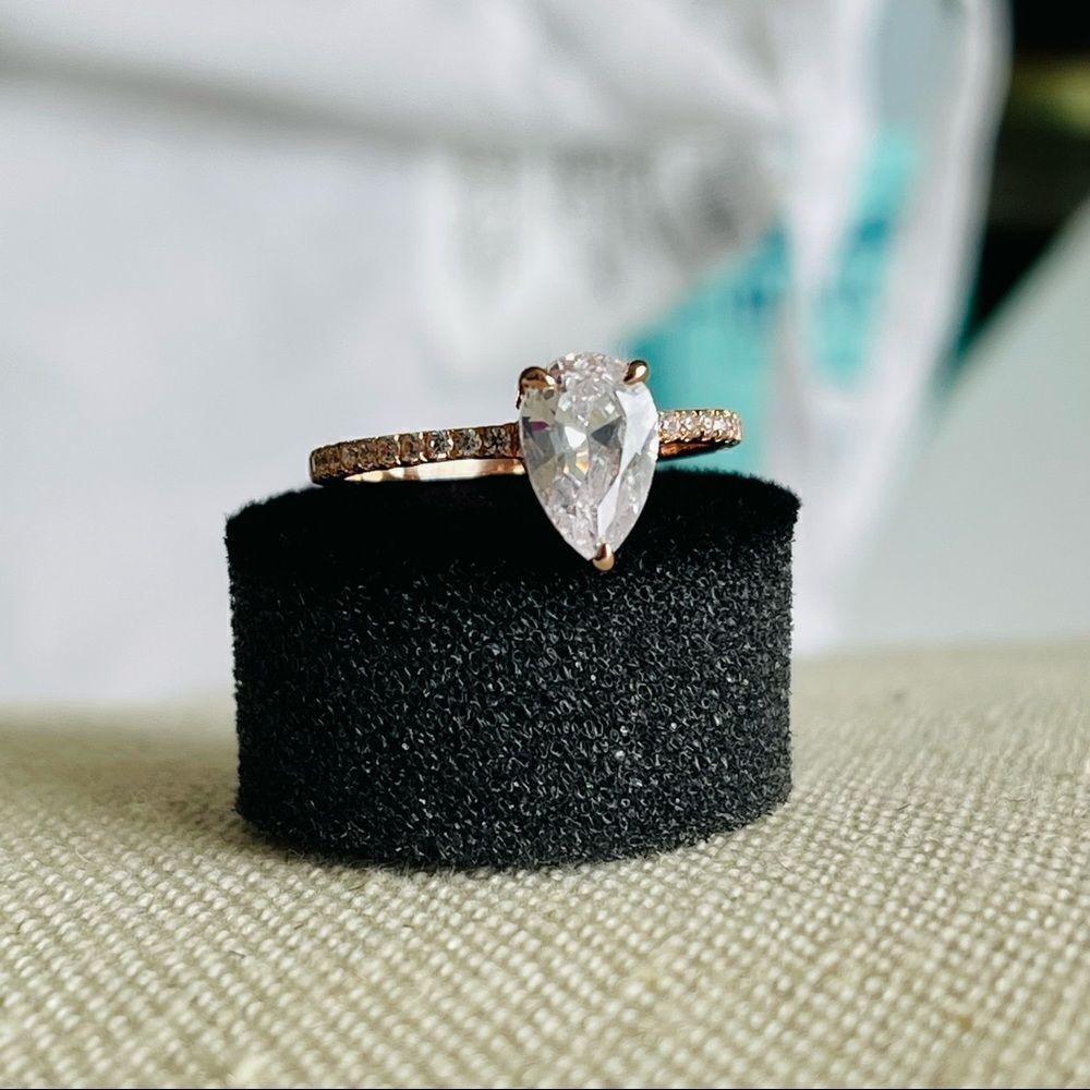 1.5CT Pear Cut Ring Rose Gold Cubic zirconia